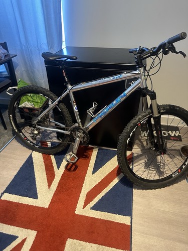 Merlin malt mountain bike - merlin,