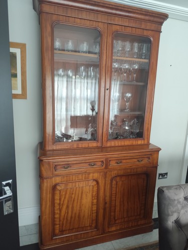 Elegant wooden display - elegant,