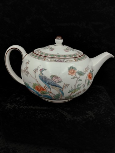 Wedgwood kutani crane teapot - crane,