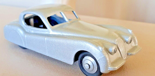 Meccano dinky toys 157 jaguar - dinky,