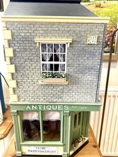 Collectors dolls house - dolls,