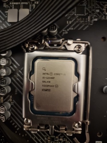 Intel core 12400f - core, 6
