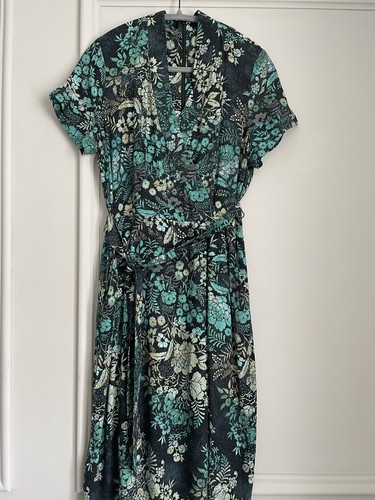 Laura ashley short - short, sleeved