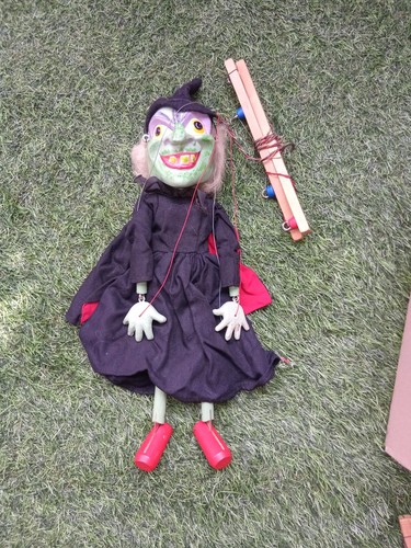 Pelham puppets wicked green - puppets,