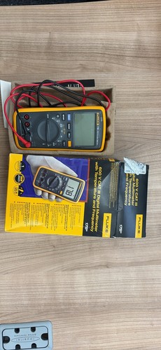 Fluke 17b cat iii - cat, 6000
