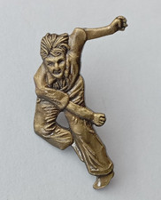 Cricket Player Cricketer Sports Metal Lapel Pin Badge.    PB5-894
