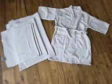 The White Company 5 towels set with night robe size M                  (2)