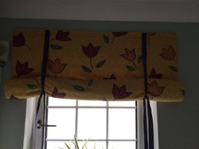 CUSTOM MADE UNIQUE  ROLL UP AND TIE PADDED BRIGHT FLORAL BLIND 122W X 116 Drop 