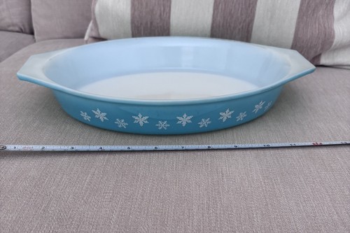 Pyrex turquoise snowflake - turquoise,