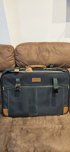 Vintage gullivers suitcase - gullivers,