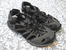 Men's Pavers Sandals Size 10