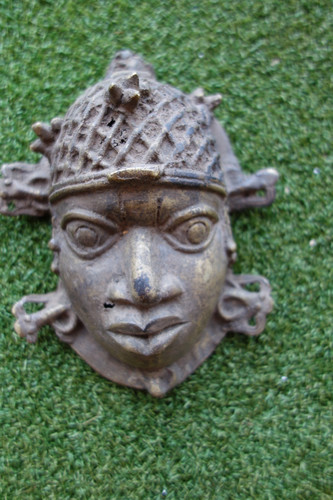 Benin bronze small face mask - small,