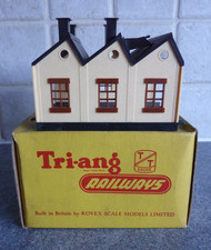 Vintage Triang TT Engine Shed