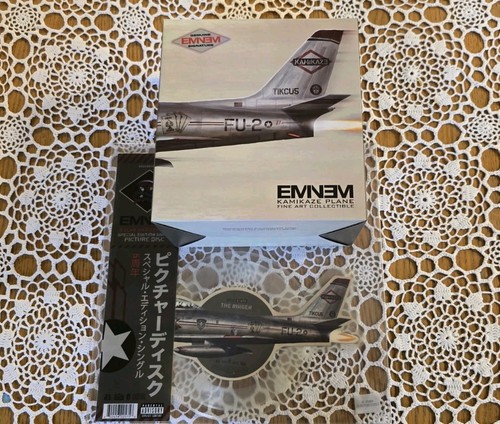 Eminem kamikaze plane - plane, figurine