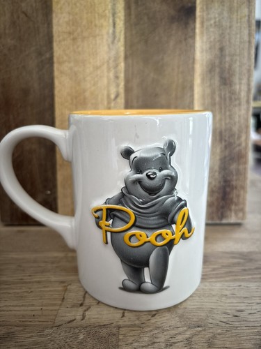 Disney store relief pooh - store,, relief,