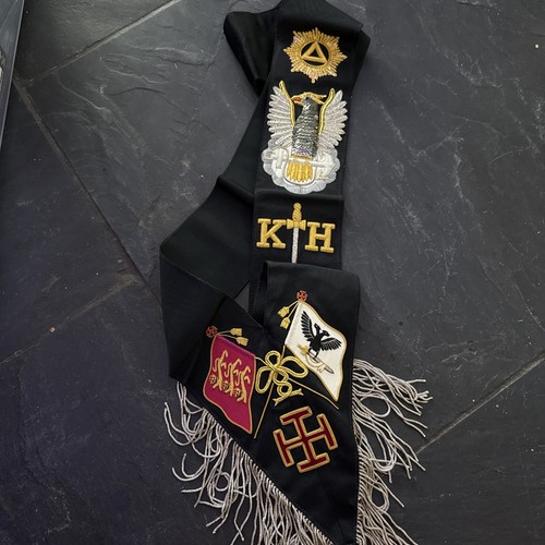 Amazingly detailed rose croix - detailed,