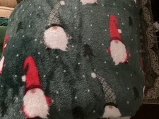 Lovely Very Soft Dark Green Gnome Fleece Large Blanket Throw Vgc