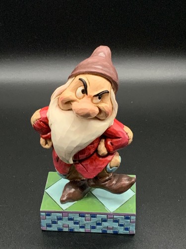 Walt disney showcase - showcase, shore