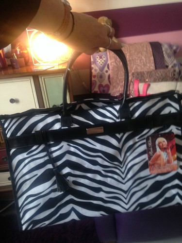 Paris hilton zebra shopper - by,