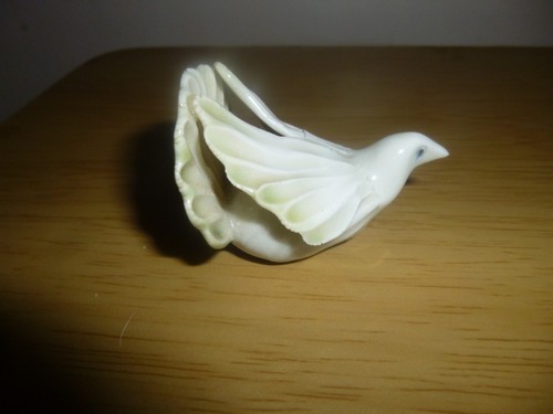 Vintage mini porcelain dove