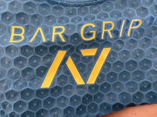 Bar grip powerlifting - grip,