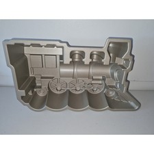 Nordic Ware USA locomotive Metal Train cake pan tin aluminium