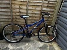 Ladies X4 Bike for Parts or Repairs Please Refer to Pictures