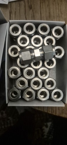 Unused swagelok 600 8 - unused, ss-600-6