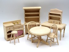 Dolls house 12th scale 8 piece