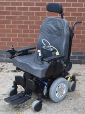 Used Quantum Q4 Mid Wheel Drive Indoor Suspension Power Chair