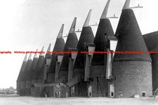 F014434 The Oast Houses Hop