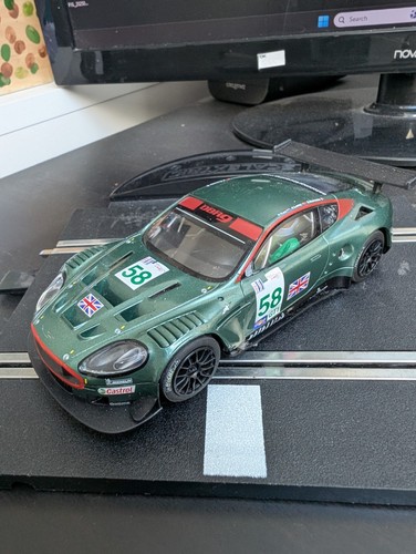 Scalextric aston martin gt1 - scalextric,