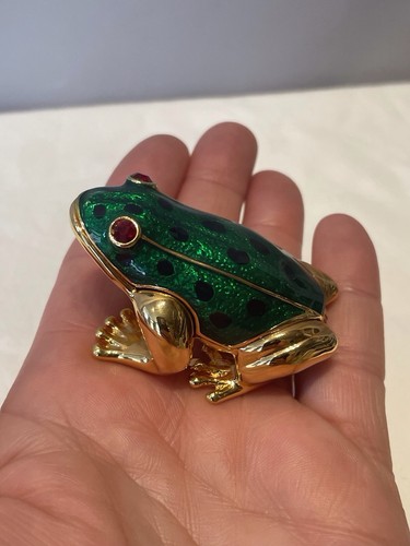 Enamel green frog pill - enamel,