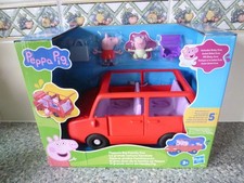 Peppa Pig Peppa's Big Family Car Playset Includes Evie & Peppa Pig Figures