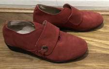 PAVERS WOMENS RED SUEDE CASUAL