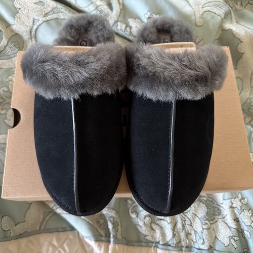 Nwt ugg women scuffette - women, ii