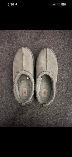 Ugg olive green boots size - olive,