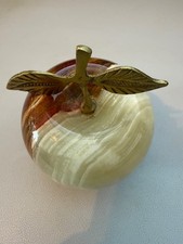 Vintage Green Onyx Apple Ornament with Brass Leaf – Decorative Stone Structure