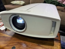 White  JVC DLA-HD550 Full HD Projector with Original Remote Tested and Working
