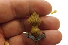 MILITARY BADGE BRITISH ARMY