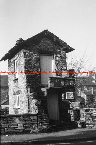 Q003749 ambleside bridge house - q003749,