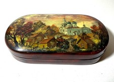 Russian Lacquer Box,  Signed, Vintage incredible hand-painted detail