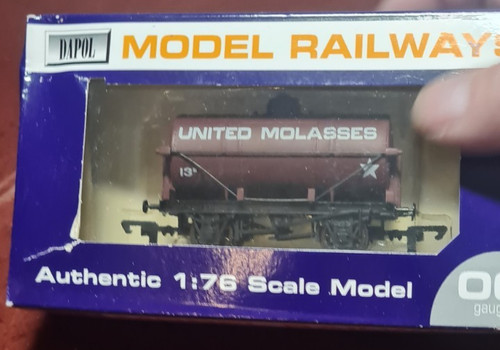 Dapol b590 united molasses - dapol,