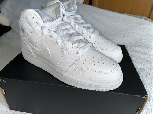 Nike air jordan mid - air, triple