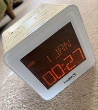 Retro Logic 3 iStation Radio Alarm Clock With Apple iPhone Dock (Older Models)