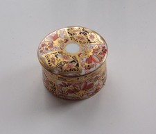 ANTIQUE ROYAL CROWN DERBY