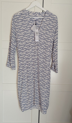 Second female blue white - second, blue/white