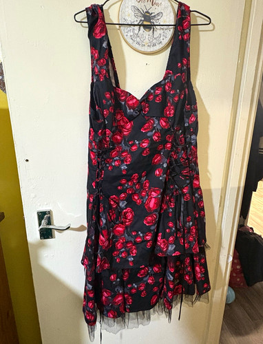Stunning hearts roses - hearts, dress