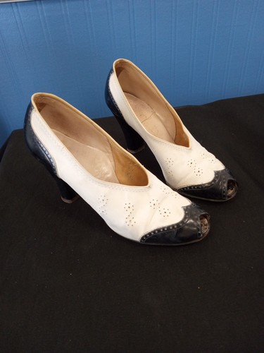 Vintage white and black open - black,