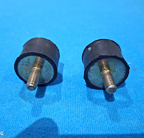 Mk1 sierra top radiator bushes - radiator,